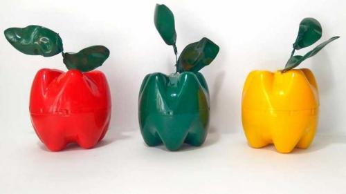 Дачные фигурки своими руками из пластиковых бутылок. Поделки из пластиковых бутылок: 135 фото вариантов использования пластика в украшении сада