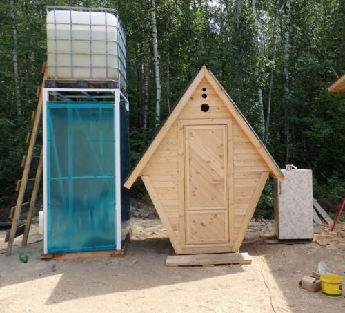 Душ на даче без водопровода. Материалы для летнего душа