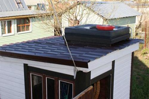 Баки для летнего душа. Материал корпуса