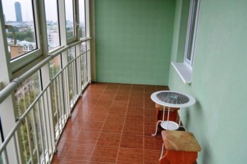 Напольное покрытие для балкона. Из чего сделать пол на застеклённом балконе