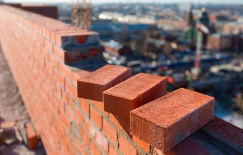 Как обеспечить равномерное распределение нагрузки при кладке кирпичных столбов. Виды конструкций