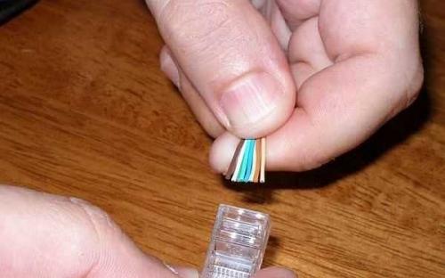 Соединитель rj45. Обжим витой пары в коннекторе