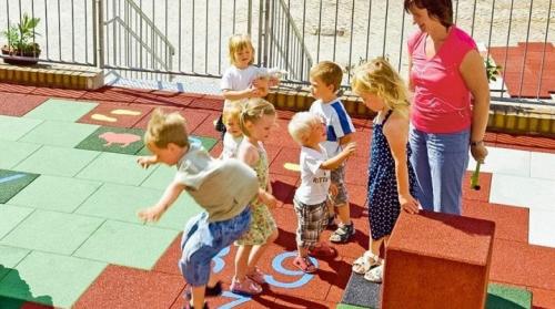 Резиновая плитка для детской площадки. Как выбрать и уложить резиновую плитку для детской площадки?