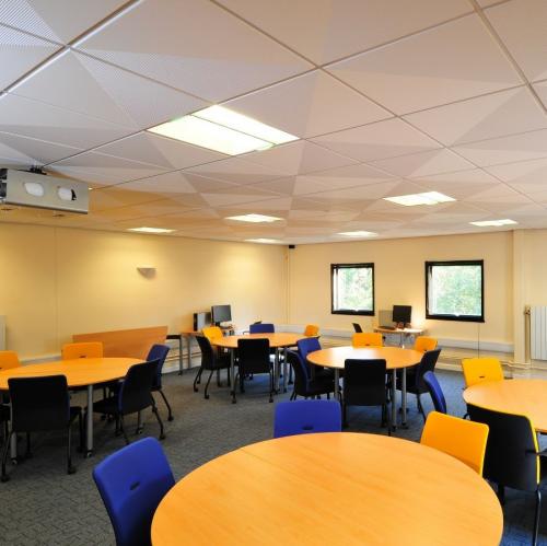 Потолок системы Армстронг. Преимущества и недостатки 03