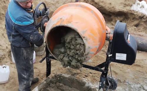 Бетонный пол в гараже своими руками. Выбор марки бетона и приготовление раствора