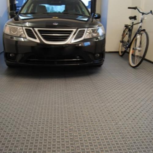 Пол в гараже своими руками. Заливка бетона 09