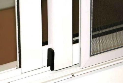 Как установить сетку на пластиковое окно в квартире самостоятельно. Виды