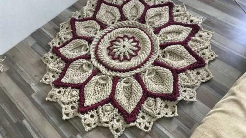 Коврики своими руками крючком оригинальные идеи для домашнего уюта. Как связать простые и красивые круглые коврики: фото + видео мастер класс для тех, кому интересно вязание крючком ковриков