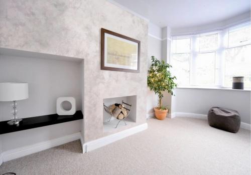 Лучшая краска для стен: рейтинг красок 2021 года. Производство и особенности применения современных ЛКП