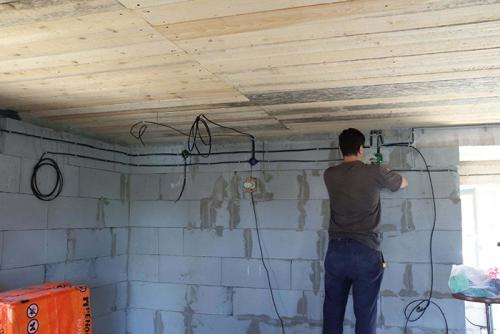 Электроразводка в доме своими руками для чайников. Как правильно развести проводку в частном доме своими руками: пошаговая инструкция монтажа для новичка, схемы подключения