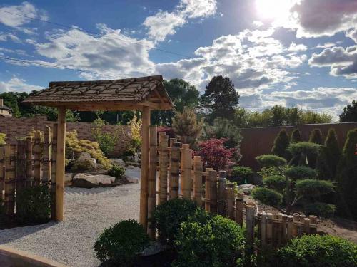 Как обустроить пруд на дачном участке своими руками. Пруд на даче —, как спроектировать, построить и украсить пруд для сада и дачного участка 21