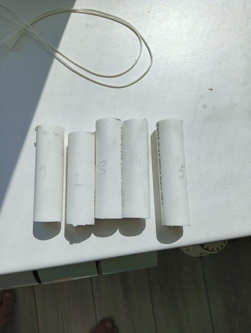 Как закрепить карниз на натяжном потолке, если он слишком тяжелый. Установка карниза если нет закладной