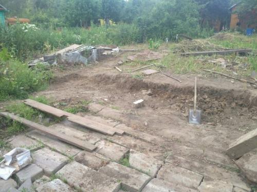 Как устроить дренаж на площадке для автомобиля на даче. Как я делал площадку для машины