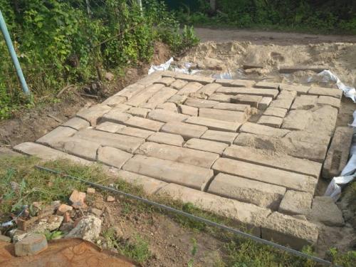 Как устроить дренаж на площадке для автомобиля на даче. Как я делал площадку для машины