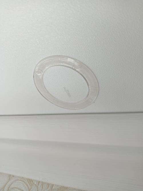 Как закрепить карниз на натяжном потолке, если он слишком тяжелый. Установка карниза если нет закладной