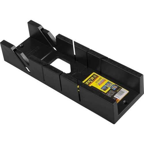 Инструмент для установки межкомнатных дверей. Какой нужен инструмент для установки межкомнатных дверей?