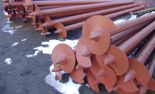 Строение каркасного дома на сваях. Каркасный дом на винтовых сваях