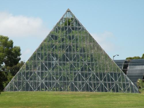 Какие материалы используются для изготовления каркасных теплиц из поликарбоната. Обзор видов каркасов для теплицы: выбор материалов, инструкция, как построить, готовые примеры лучших решений