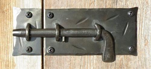 Как сделать шпингалет на дверь своими руками. Шпингалет