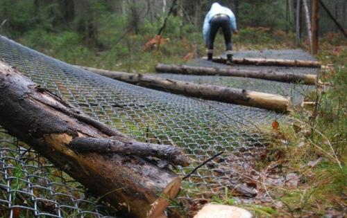 Какие факторы могут повлиять на стоимость строительства забора с кирпичными столбами