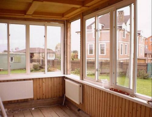 Сделать веранду к дому из стеклопакетов. Особенности выбора окон для террас и веранд