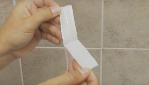 Бортик между ванной и стеной. Лента