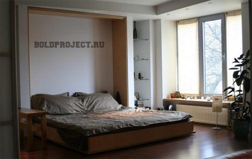 Кровать с подъемом к стене. Откидная кровать: формы современных моделей и лучшие варианты для встроенных идей (100 фото) 13