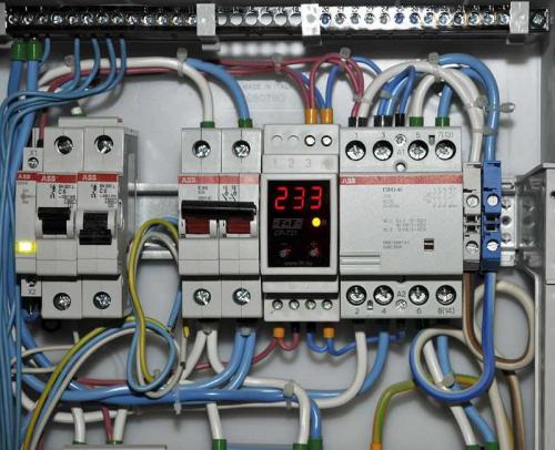 Для чего нужны автоматы в щитке. Монтаж автомата в щитке