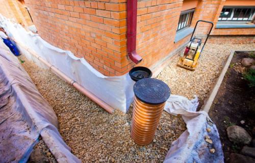 Устройство колодца из бетонных колец для водопровода. Как выкопать колодец своими руками из бетонных колец? 06 Устройство колодца из бетонных колец для водопровода. Как выкопать колодец своими руками из бетонных колец? 06