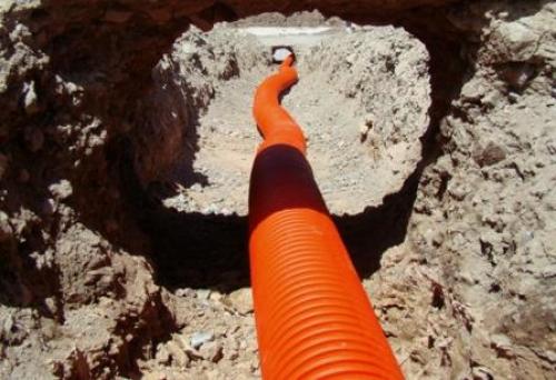 На какую глубину закапывать электрический кабель в частном доме. Достоинства и недостатки подземной прокладки 01