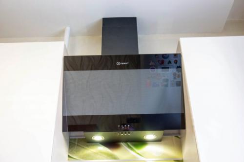 Контурные вытяжки. Обзор лучших рециркуляционных моделей открытого типа