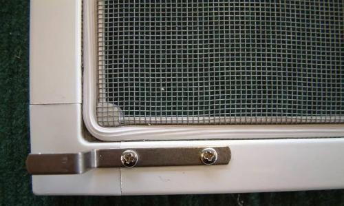 Крепление для москитной сетки своими руками. Установка москитной сетки своими руками