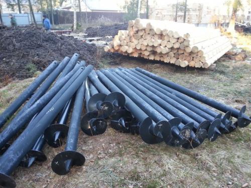 Столбы для забора: советы по выбору и лучшие идеи применения основных моделей (100 фото)