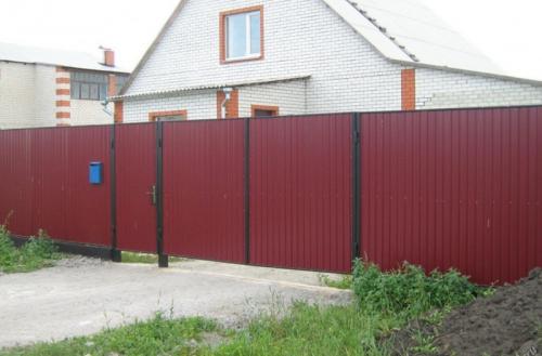 Столбы для забора: советы по выбору и лучшие идеи применения основных моделей (100 фото)