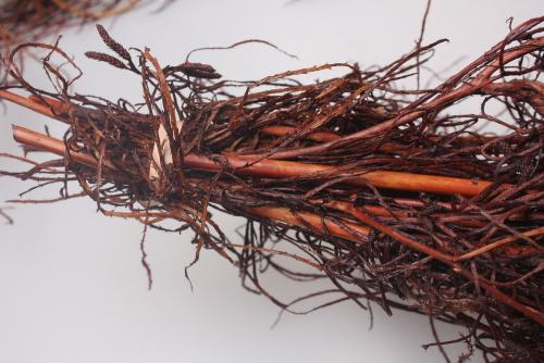 Столешница из эпоксидной смолы с цветами. Выбор элементов каркаса