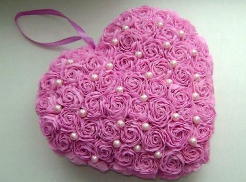 Объемные цветы из гофрированной бумаги. Как сделать цветы из гофрированной бумаги своими руками?