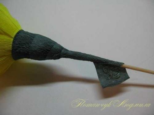 Цветы из гофрированной бумаги, как сделать. Хризантема