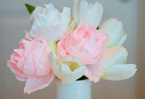 Объемные цветы из гофрированной бумаги. Как сделать цветы из гофрированной бумаги своими руками?