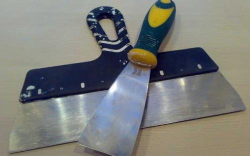 Шпаклевка стен из гипсокартона под обои. Шпаклевка гипсокартона под обои: как правильно зашпаклевать стыки и швы своими руками