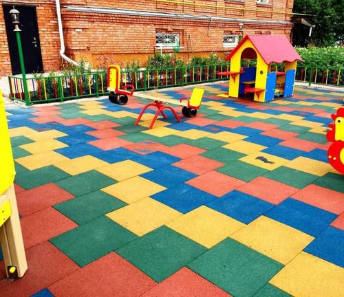 Бесшовное резиновое покрытие для детских площадок. Критерии выбора резинового покрытия для детских площадок