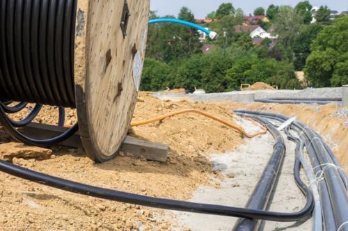 На какую глубину закапывать кабель на дачном участке. Какой кабель нужен для прокладки В ЗЕМЛЕ на даче: марка тип сечение