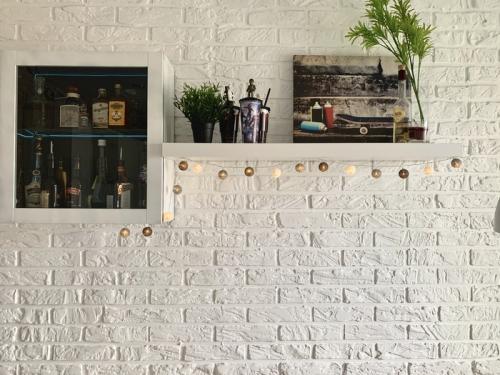 Штукатурка для имитации кирпича. Стена под кирпич из штукатурки своими руками