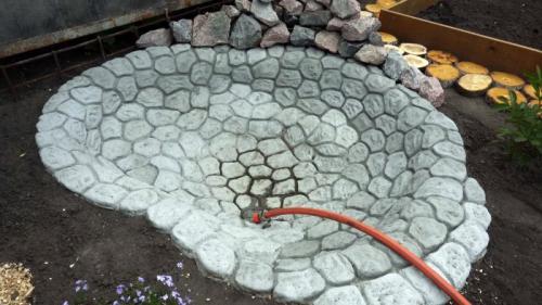 Бюджетный'' пруд своими руками. Процесс строительства садового пруда