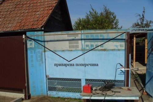 Как правильно установить стойки ворот из профнастила. Фотоотчет об изготовлении и установке ворот