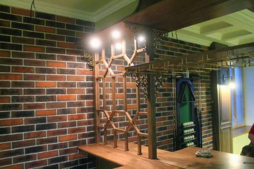 Стол барная стойка своими руками. Разновидности барных стоек 08