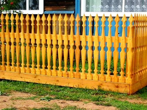 Расстояние между деревянным штакетником. Устанавливаем деревянный штакетник - бюджетную ограду для дачи