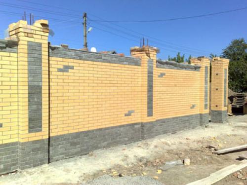 Строительство столбов и забора из кирпича: руководство для начинающих 03 Строительство столбов и забора из кирпича: руководство для начинающих 03