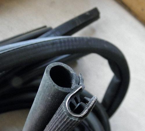 Какие преимущества имеет магнит на дверь входную по сравнению с другими типами замков