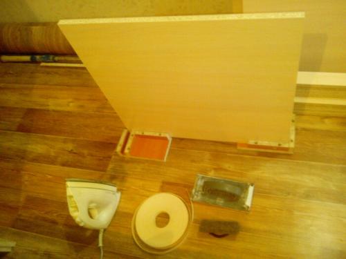 Какие идеи есть для переделки старого дивана в мебель для дома. Тумба-диван с большим местом для хранения из старого советского дивана