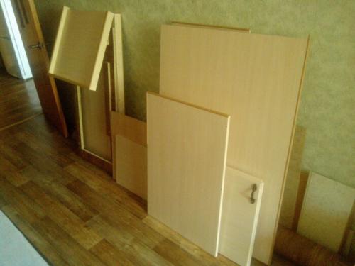 Какие идеи есть для переделки старого дивана в мебель для дома. Тумба-диван с большим местом для хранения из старого советского дивана